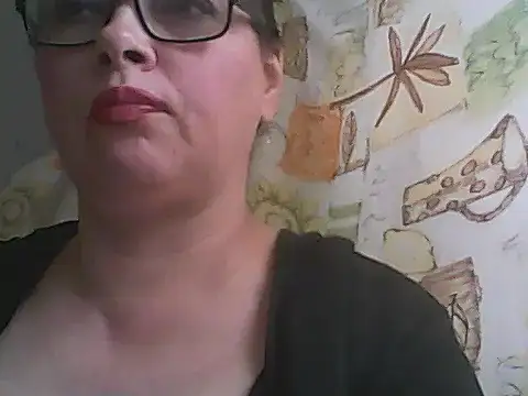 Snapshot of deluxpussy chatting on 10.14.25 deluxpussy online show from 10.14.25