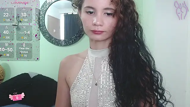 Snapshot of Sofia_Franco_ chatting on 12.04.24 Sofia Franco online show from 12.04.24