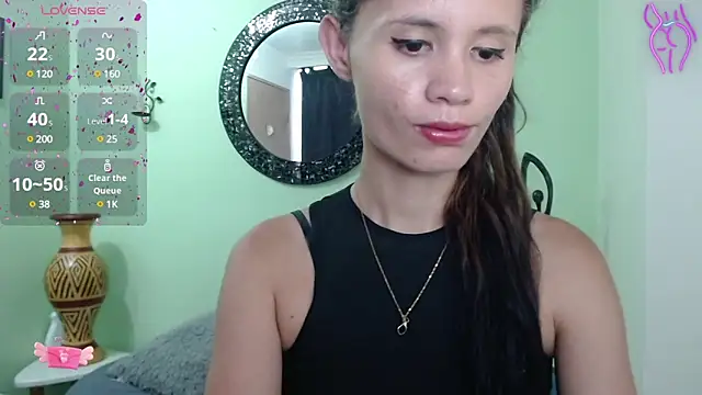 Snapshot of Sofia_Franco_ chatting on 12.17.24 Sofia Franco online show from 12.17.24