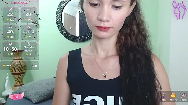 Snapshot of Sofia_Franco_ chatting on 12.24.24 Sofia Franco online show from 12.24.24