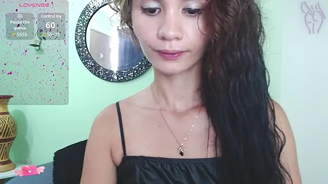 Snapshot of Sofia_Franco_ chatting on 01.04.25 Sofia Franco online show from 01.04.25