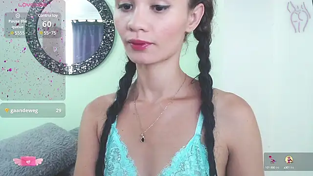 Snapshot of Sofia_Franco_ chatting on 01.30.25 Sofia Franco online show from 01.30.25