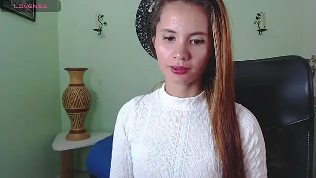 Snapshot of Sofia_Franco_ chatting on 09.30.25 Sofia Franco online show from 09.30.25