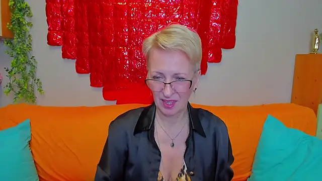 iamyourdream89 online show from 02.20.26