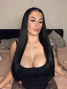 Mia-Bremer online show from 11.30.25