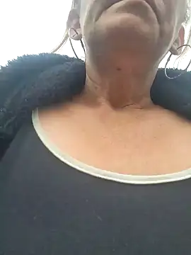 Snapshot of SeductionSilera chatting on 01.28.25 SeductionSilera online show from 01.28.25