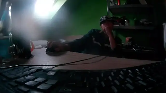 Snapshot of capoloveu chatting on 10.02.25 capoloveu online show from 10.02.25