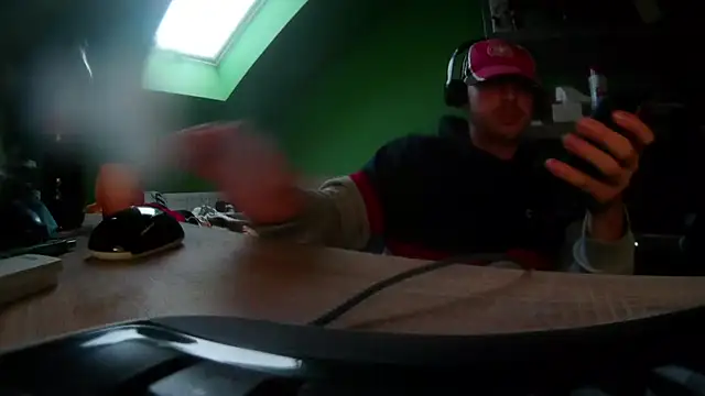 Snapshot of capoloveu chatting on 11.21.25 capoloveu online show from 11.21.25