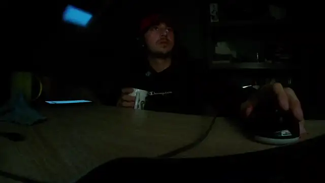 Snapshot of capoloveu chatting on 11.30.25 capoloveu online show from 11.30.25