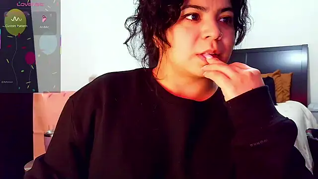 kimmiakiss22 online show from 11.17.25