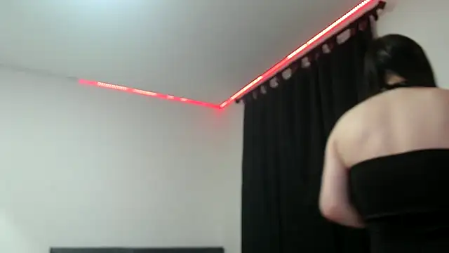 Snapshot of dolcemacca chatting on 02.22.25 dolcemacca online show from 02.22.25