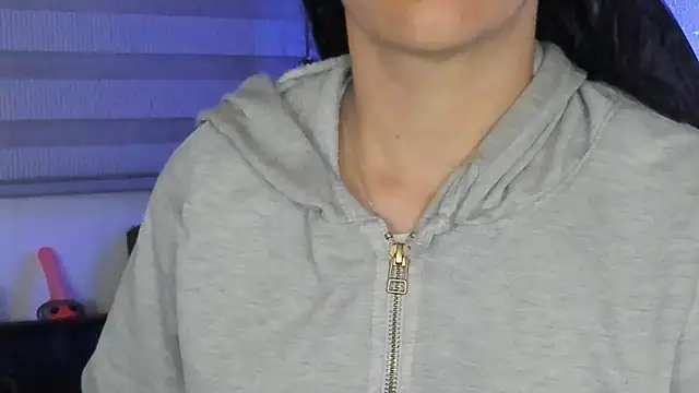 natasha logan  online show from 12.15.25