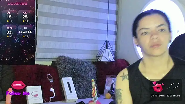 Snapshot of natasha_logan_ chatting on 05.29.26 natasha logan online show from 05.29.26