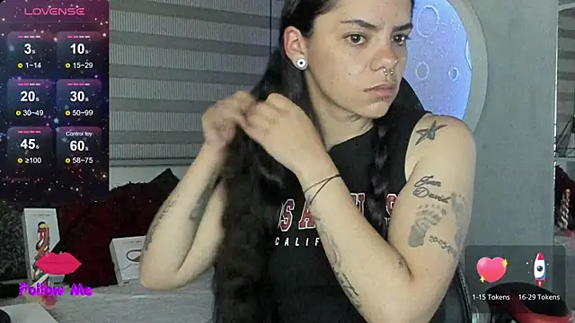 Snapshot of natasha_logan_ chatting on 07.27.26 natasha logan online show from 07.27.26