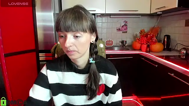 TayanaJons online show from 10.10.25