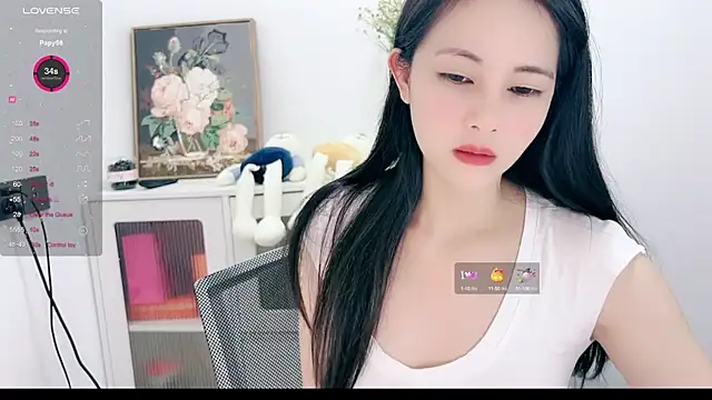 Snapshot of Judy520 chatting on 12.28.24 Judy520 online show from 12.28.24