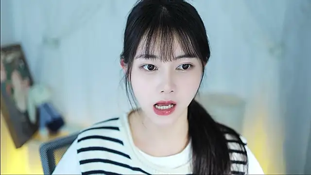 Snapshot of Judy520 chatting on 02.28.25 Judy520 online show from 02.28.25