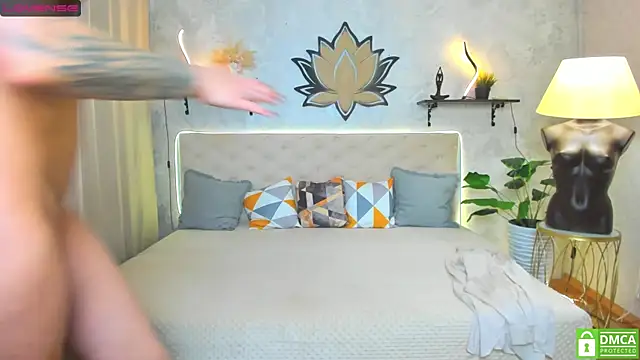 StripBianka online show from 04.14.26