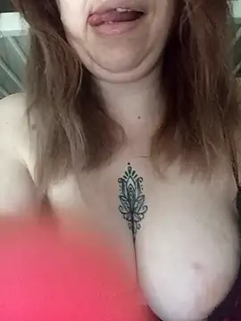 Snapshot of Dunita chatting on 03.08.26 Dunita online show from 03.08.26