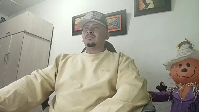 Snapshot of myke_andrade chatting on 10.12.25 myke andrade online show from 10.12.25