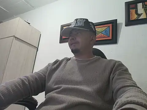 Snapshot of myke_andrade chatting on 10.17.25 myke andrade online show from 10.17.25