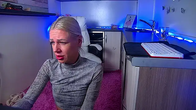 Skinny Nally online show from 04.21.26