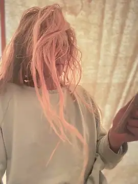 GoldenFlameGoddess online show from 04.16.26