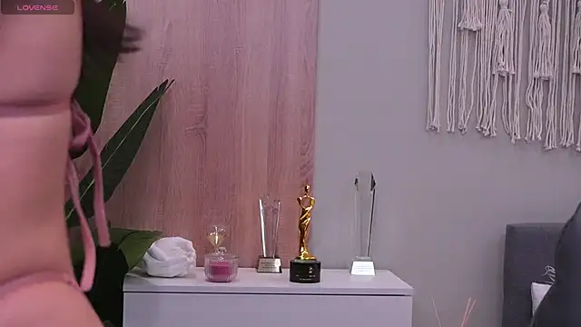 Snapshot of Molly_Jons chatting on 10.05.25 Molly Jons online show from 10.05.25