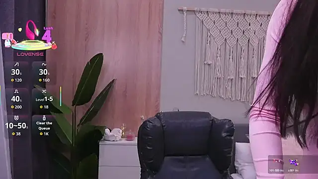 Snapshot of Molly_Jons chatting on 12.05.25 Molly Jons online show from 12.05.25