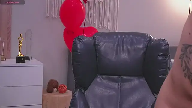 Molly Jons online show from 03.07.26