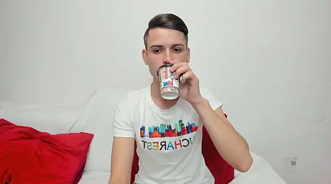 Snapshot of andboyfor6 chatting on 12.11.24 andboyfor6 online show from 12.11.24