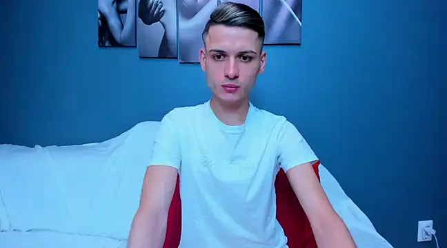 Snapshot of andboyfor6 chatting on 01.23.25 andboyfor6 online show from 01.23.25