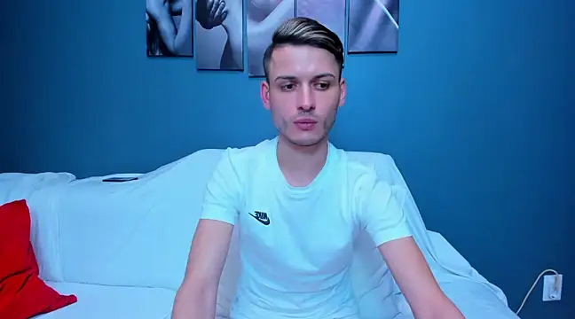 Snapshot of andboyfor6 chatting on 02.18.25 andboyfor6 online show from 02.18.25