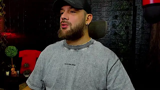 Snapshot of LexXHardy chatting on 10.19.25 LexXHardy online show from 10.19.25