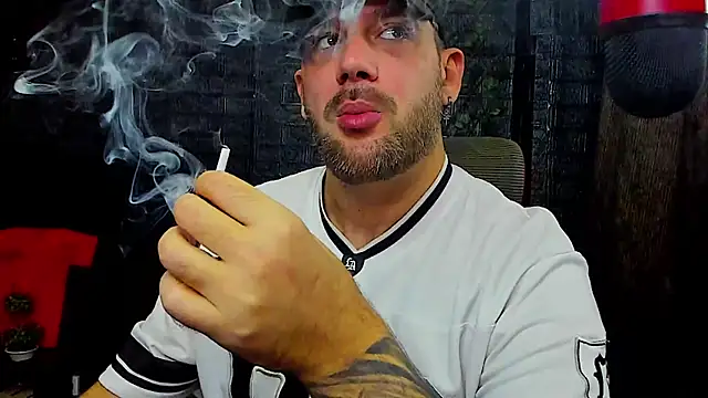 Snapshot of LexXHardy chatting on 10.21.25 LexXHardy online show from 10.21.25