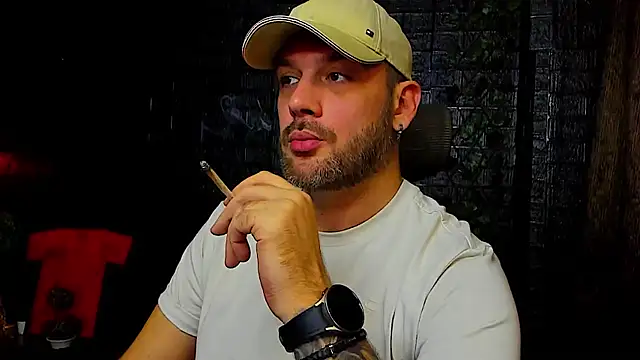 Snapshot of LexXHardy chatting on 10.23.25 LexXHardy online show from 10.23.25