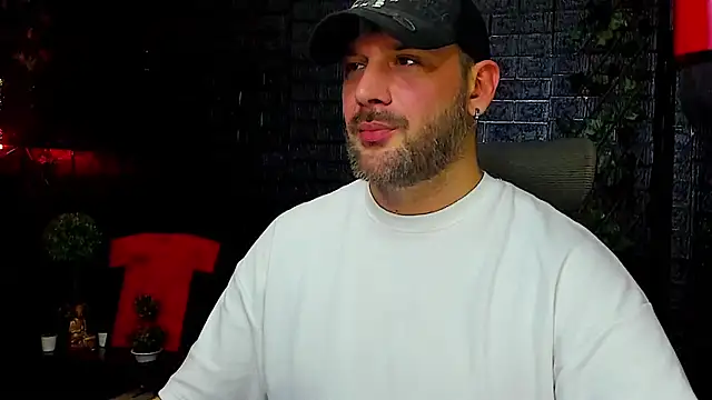 Snapshot of LexXHardy chatting on 10.25.25 LexXHardy online show from 10.25.25