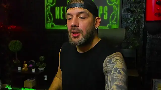 Snapshot of LexXHardy chatting on 11.10.25 LexXHardy online show from 11.10.25