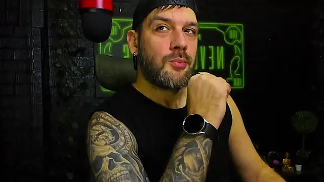 Snapshot of LexXHardy chatting on 11.11.25 LexXHardy online show from 11.11.25