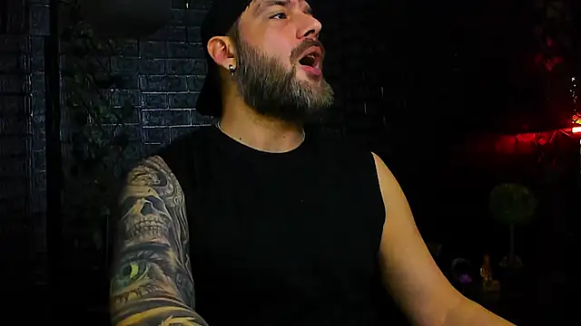 Snapshot of LexXHardy chatting on 11.23.25 LexXHardy online show from 11.23.25