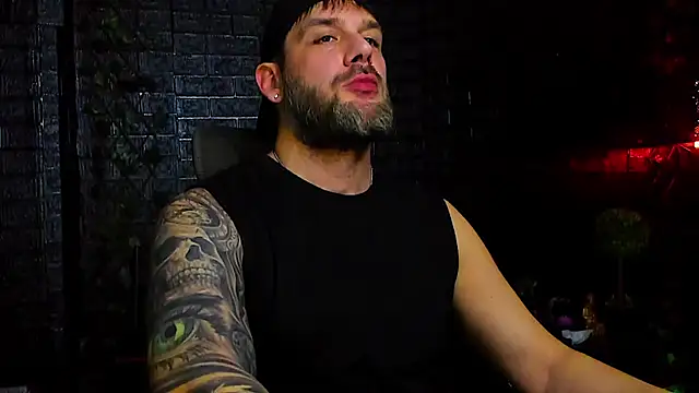 Snapshot of LexXHardy chatting on 11.24.25 LexXHardy online show from 11.24.25