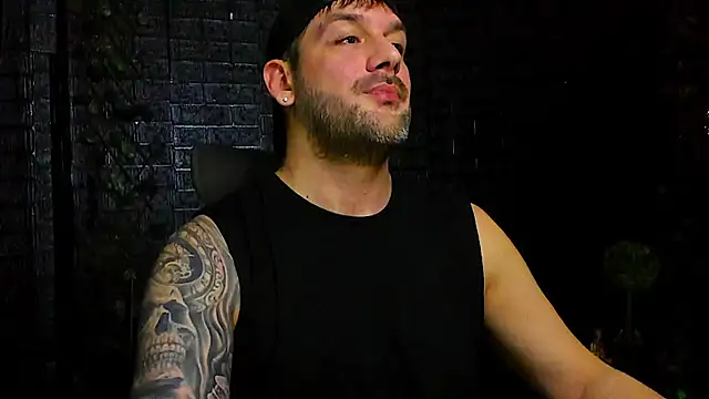 Snapshot of LexXHardy chatting on 11.27.25 LexXHardy online show from 11.27.25