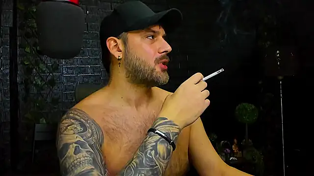 Snapshot of LexXHardy chatting on 12.01.25 LexXHardy online show from 12.01.25