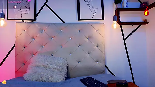 Snapshot of violetasimonz chatting on 02.13.26 violetasimonz online show from 02.13.26