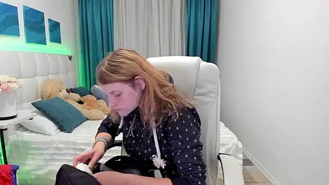 Snapshot of Kathlyn__Heath chatting on 10.10.25 Kathlyn Heath online show from 10.10.25