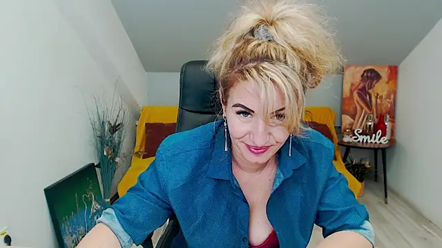 Cassandra Hotty online show from 01.20.25