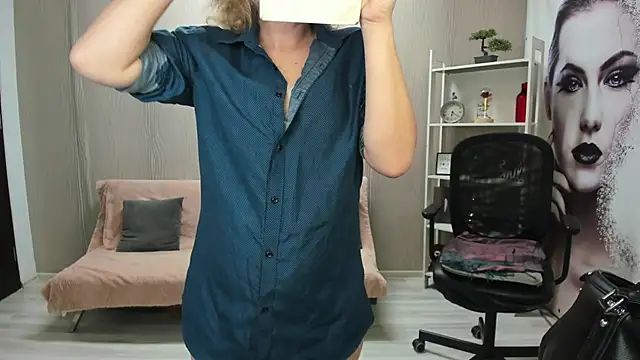 Cassandra Hotty online show from 03.26.26