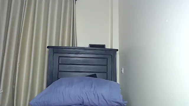 NIKKIE LOVE online show from 11.11.25