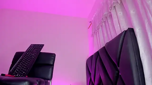 Snapshot of stephany_doll_ chatting on 12.07.24 stephany doll online show from 12.07.24