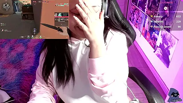 Snapshot of Emmachan19 chatting on 01.17.25 Emmachan19 online show from 01.17.25